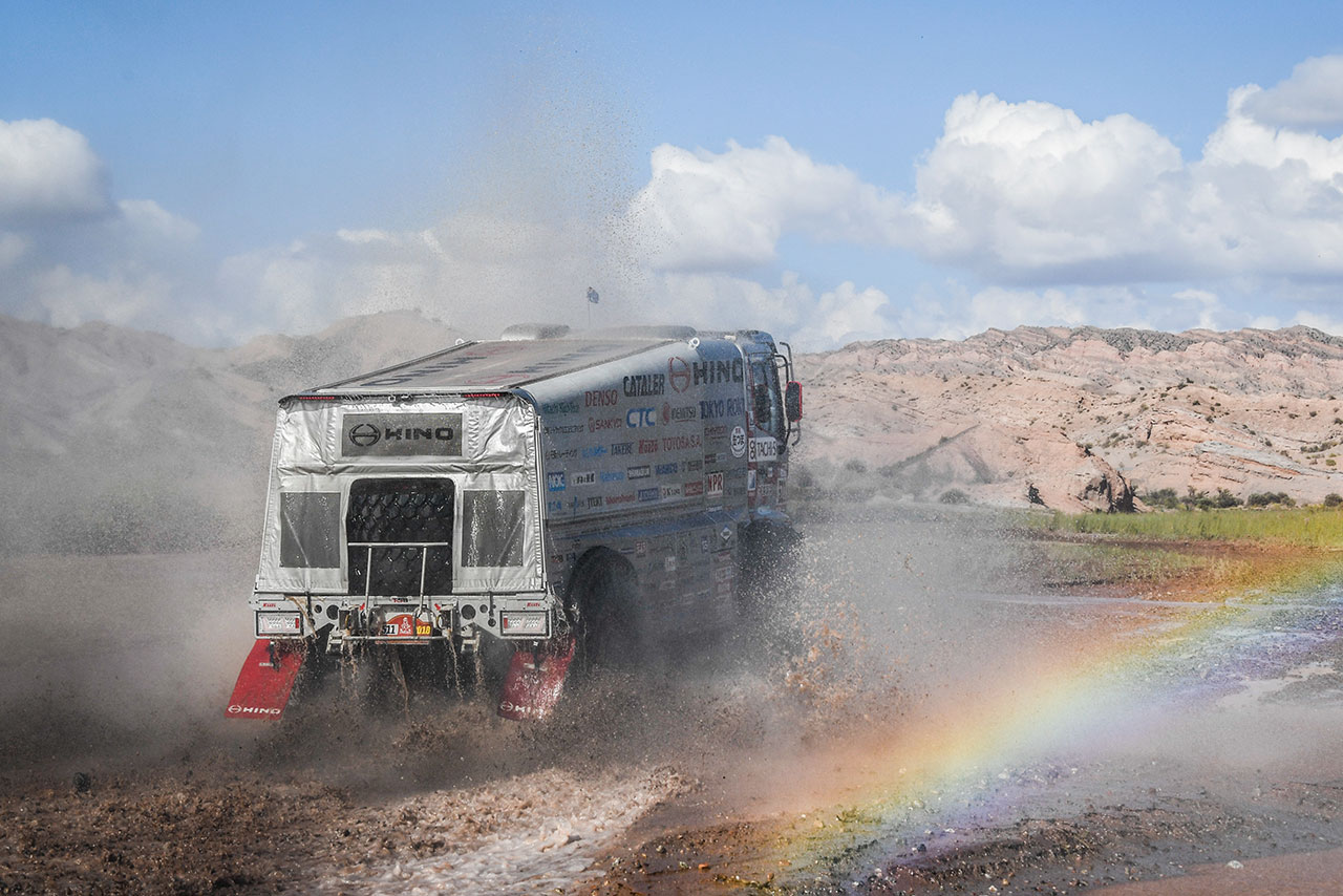 日野チーム・スガワラ 菅原照仁／高橋貢組511号車