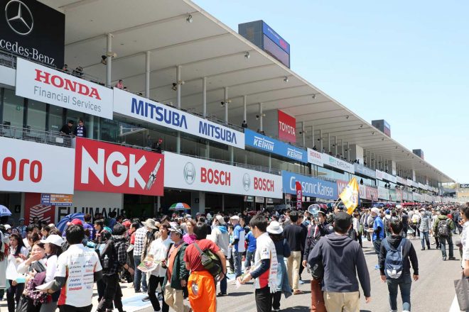 2017 NGKスパークプラグ 鈴鹿2＆4レース、ピットウォークの様子
