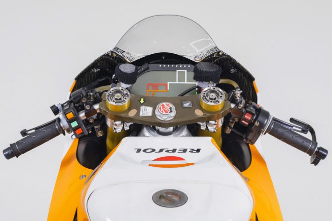 ペドロサ機のコックピット回り