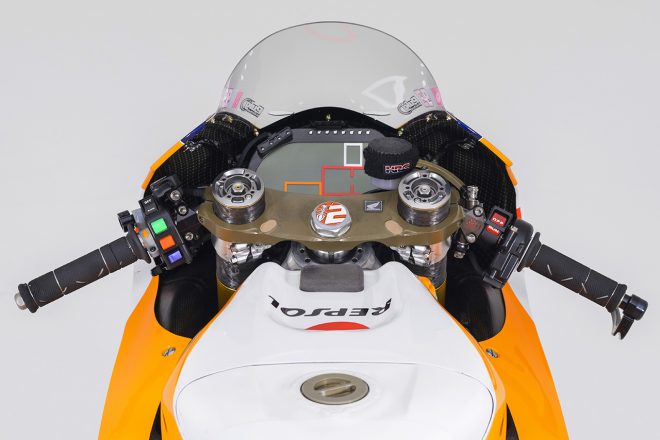 マルケス機のコックピット回り