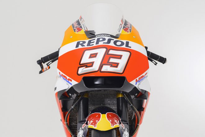 マルケス機のエアダクトはペドロサ機に比べて小さい