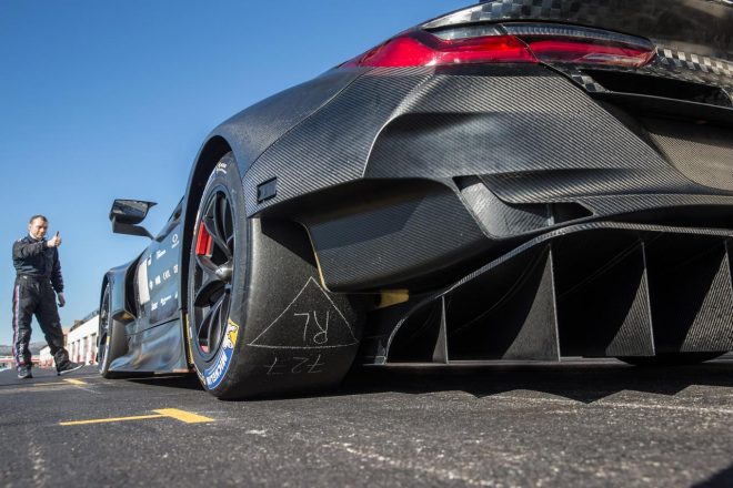 BMW M8 GTEテストカーのリヤエンド