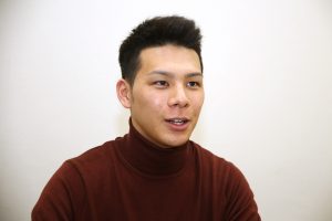 MotoGPマシンを駆る大変さを語りつつ、その表情は楽しげだ