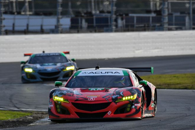 2017年の公式戦デビュイヤーに2勝を挙げたアキュラNSX GT3