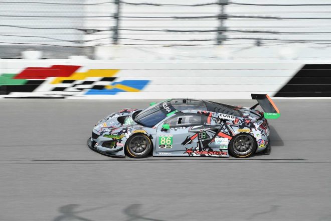 事前の公式テストに続き、レースウイークでもセッショントップタイムをマークするなど速さを見せているアキュラNSX GT3