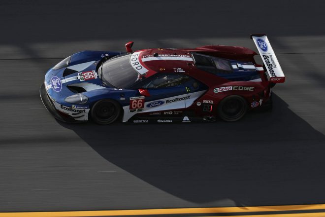 公式テストから好調のフォードGT。予選でもコルベットとトップを争った。