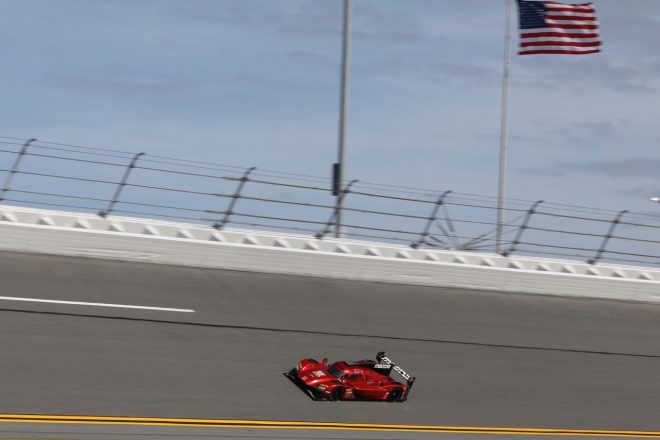 55号車マツダRT24-P DPiは9番手からスタートする。