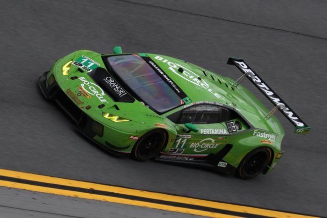 GTDクラスウイナーの11号車ランボルギーニ・ウラカンGT3。予選は中段に沈んだものの決勝では好ペースを発揮し勝利を掴んだ。