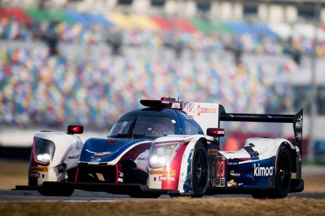 フェルナンド・アロンソ駆る23号車リジェは度重なるブレーキトラブルなどで順位を落とした。