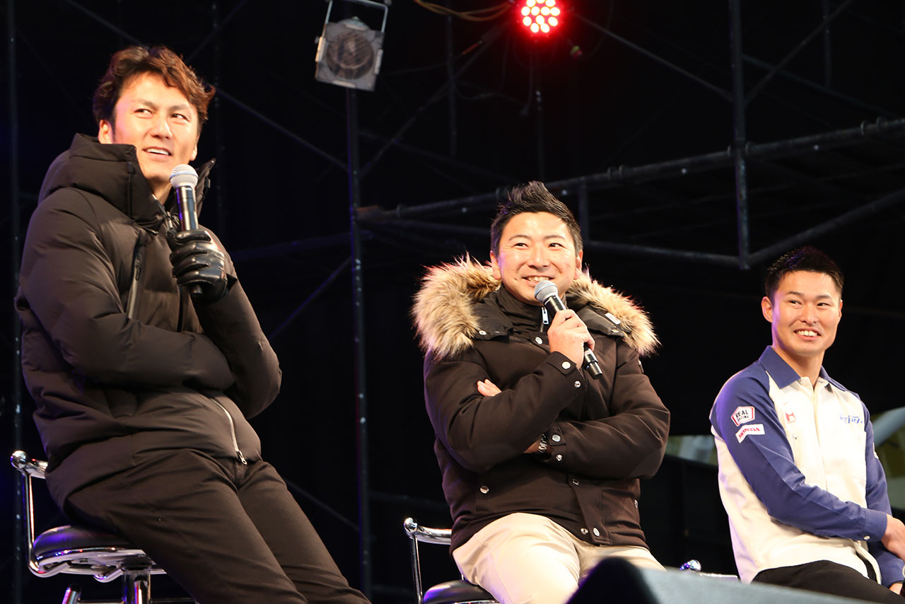 トークショーに登場したドライバーは谷口、片岡、塚越の3名