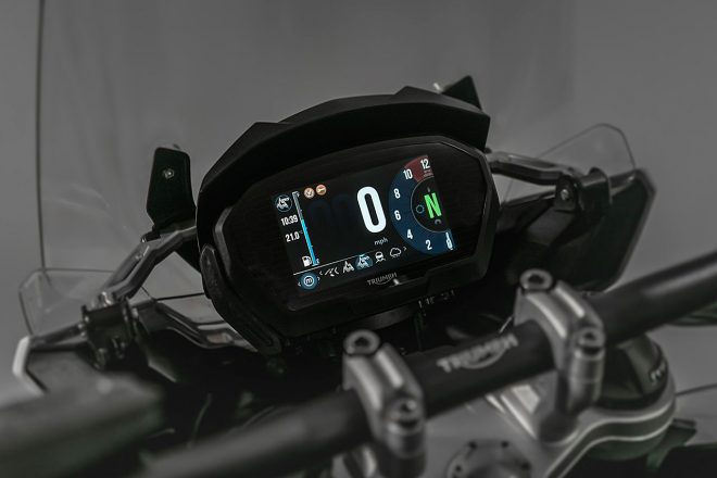 NEWタイガーには5インチのTFTディスプレイが搭載されている