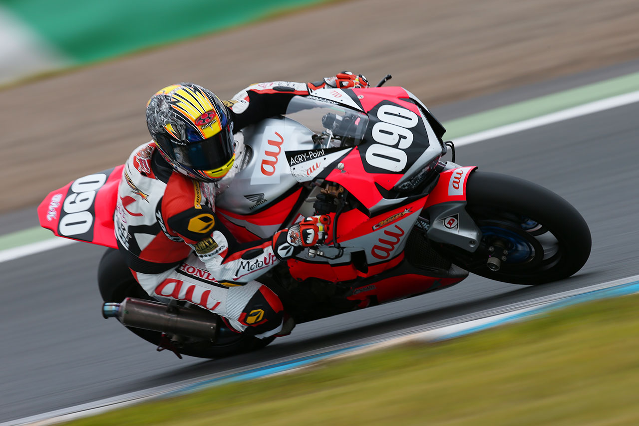 ベテランライダーの秋吉。ライダーと監督、二足の草鞋を履く