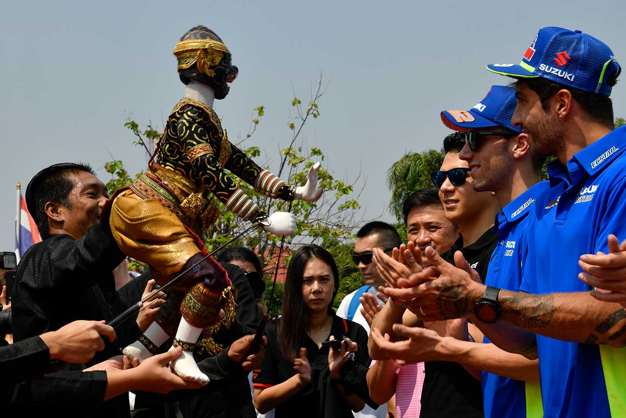 サーキット以外の場所で東南アジアの風を感じたライダーたち