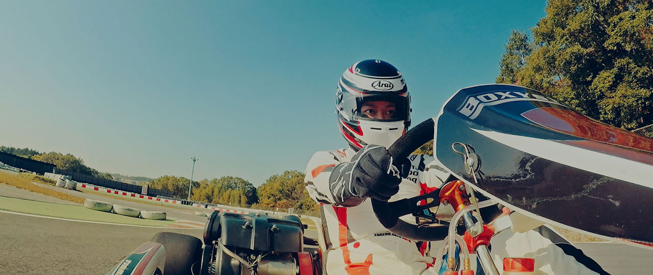 カートに挑戦した俳優の佐藤健さん