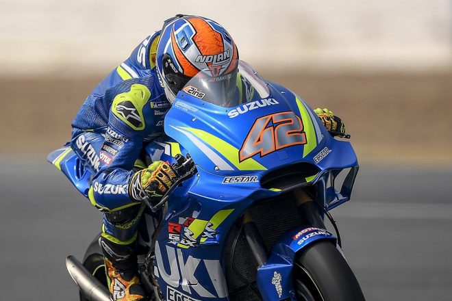 新型空力カウルを装着したマシンで走るアレックス・リンス