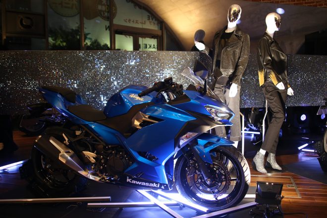 カワサキNinja250