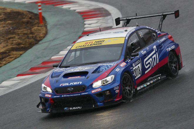 2018年のニュル24時間レースを戦うスバルWRX STI