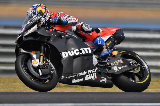 タイ・ブリーラムテストで小型の空力フェアリングをテストするアンドレア・ドビジオーゾ