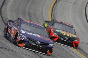 4位、5位フィニッシュを果たしたデニー・ハムリン（11号車カムリ）とマーティン・トゥルーエクス・Jr.（78号車カムリ）