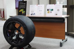 横浜ゴムが開発したアウトサイドフィンタイヤ