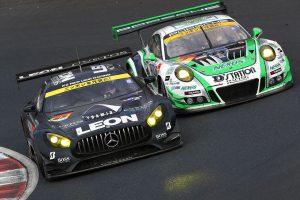 LEON CVSTOS AMGとバトルするD'station Porsche