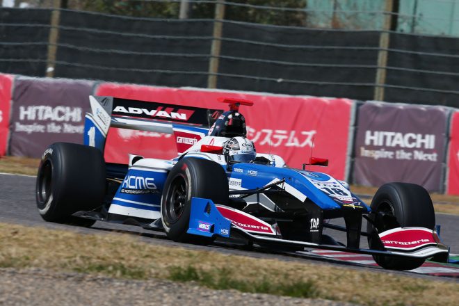 最後の周回でトップタイムをマークした可夢偉