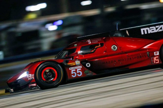 エキゾースト周辺のボディカウルから出火しリタイアを喫した55号車マツダRT24-P DPi