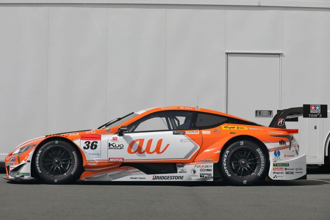 2017年仕様からゼッケンの掲出位置が変更され、マシン後方にオレンジカラーが増えている