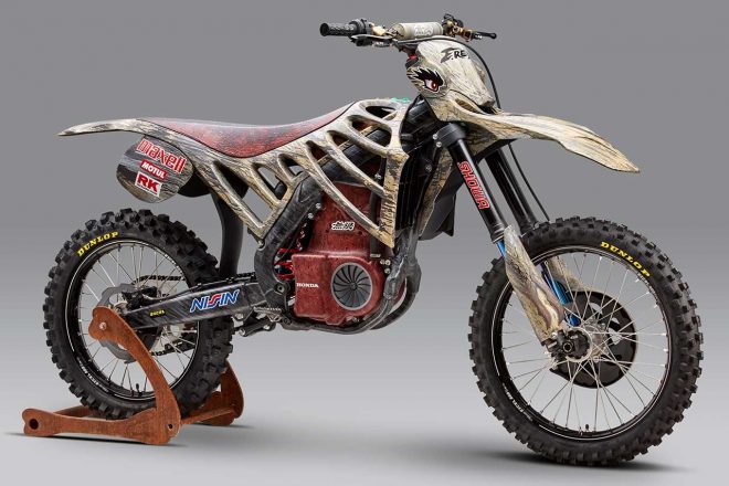 第45回東京モーターサイクルショーで展示される『E.REX』