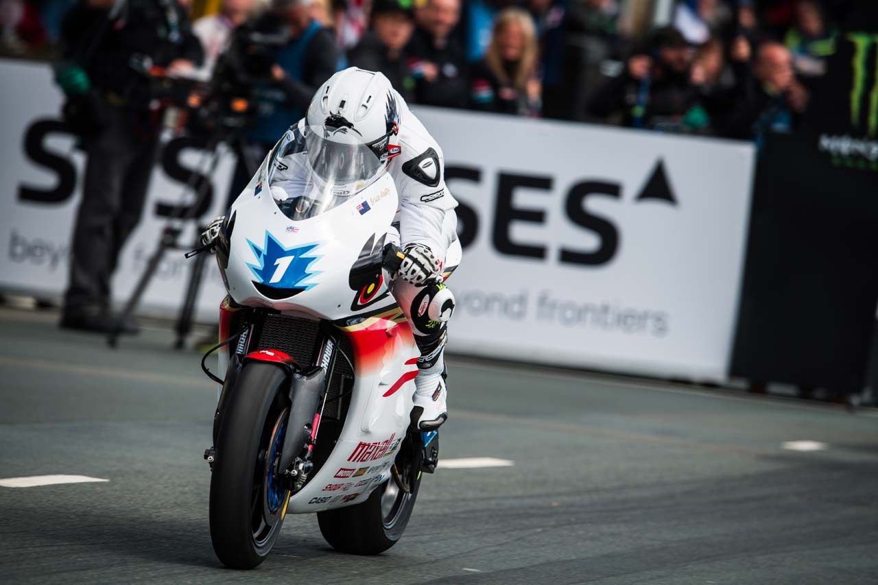 2016年のマン島TTレースを戦った神電六