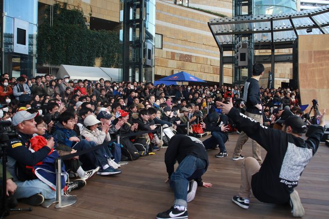 FOUND NATIONによるダンスパフォーマンス