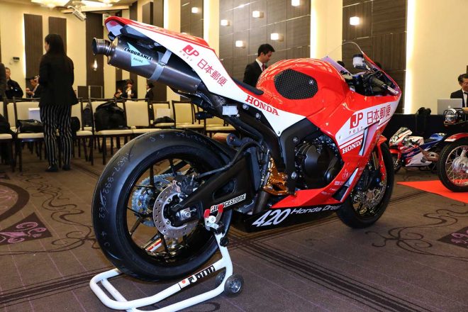 このマシンで『わくわくプロジェクト』を届けるレースが始まる