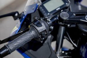 ハンドル（左）