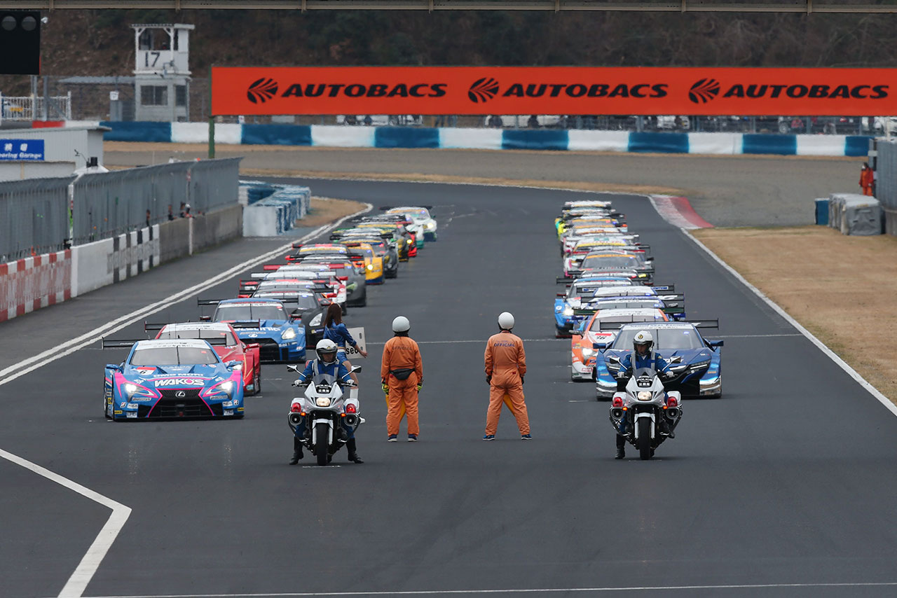 スーパーGT岡山公式テストで行われたスタート練習の様子