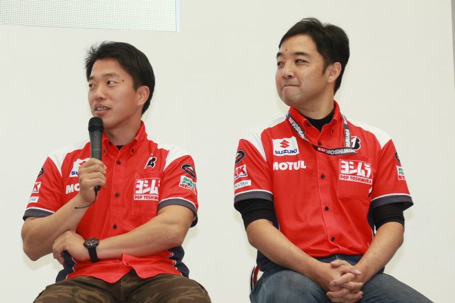ヨシムラスズキMOTULレーシングの津田拓也（左）と加藤陽平監督（右）