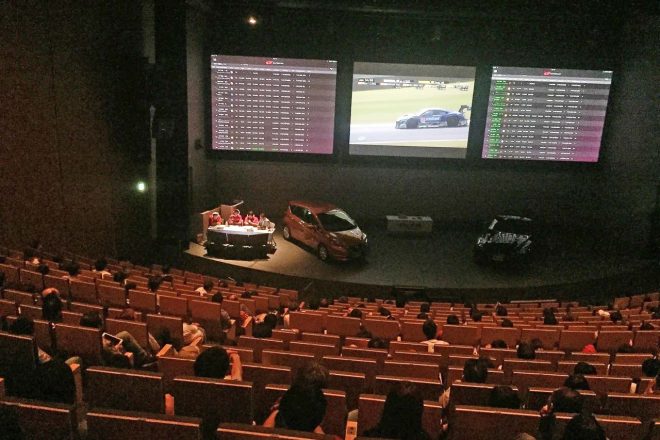 NISSAN MotorSports LIVE with Pit-FMの様子NISSAN MotorSports LIVE with Pit-FMの様子