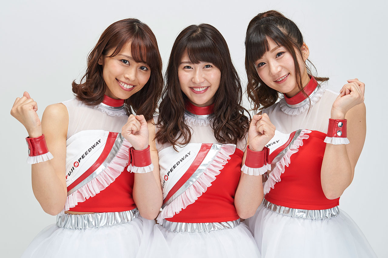 2018年のクレインズを務めるメンバー。左から茜音里奈さん、村井瑞稀さん、藤間すずさん