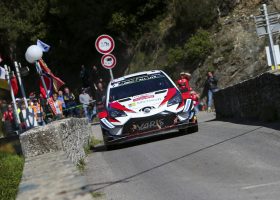 ヤリ-マティ・ラトバラ(トヨタ・ヤリスWRC)