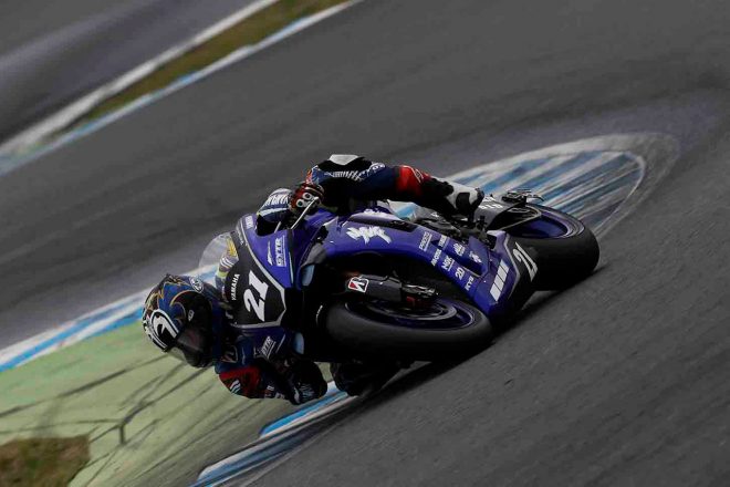 レース終盤の中須賀はほぼ単独でのトップ走行となった