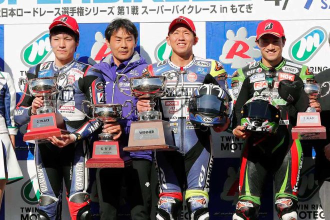 開幕戦もてぎは中須賀が2連勝を飾った