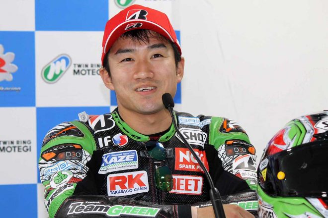 渡辺一樹との一騎打ちを制し、3位表彰台に上った渡辺一馬