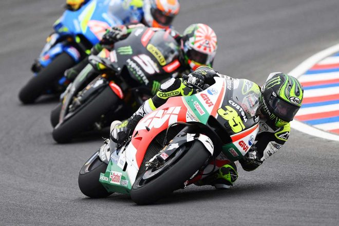 レース終盤、クラッチローはザルコとバトルを繰り広げた