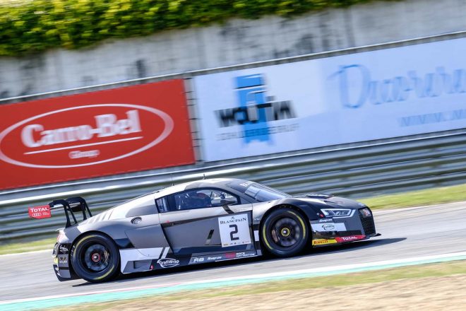 ベルジャン・アウディクラブ・チームWRTの2号車アウディR8 LMSはレース1で2位、レース2でも速さを見せた。