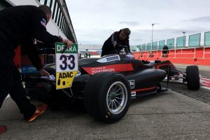 佐藤万璃音(モトパーク)