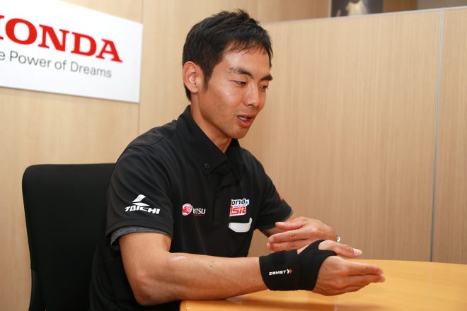 青山は自身の役割を“調整役”と説明する