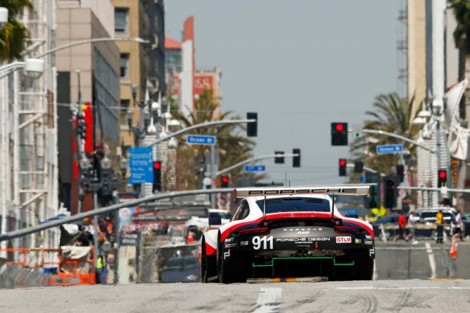ポルシェGTチームの911号車ポルシェ