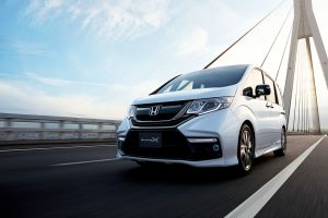 ホンダが一部改良を施す「STEP WGN Modulo X」
