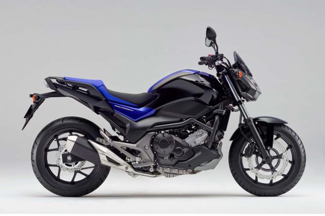 NC750S グラファイトブラック（ツートーン）