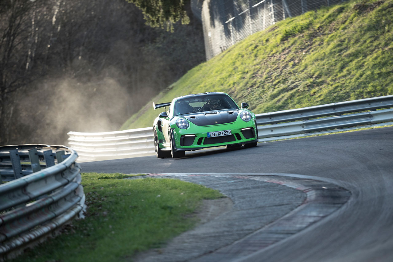 ニュルブルクリンクをアタックするニュー911 GT3 RS
