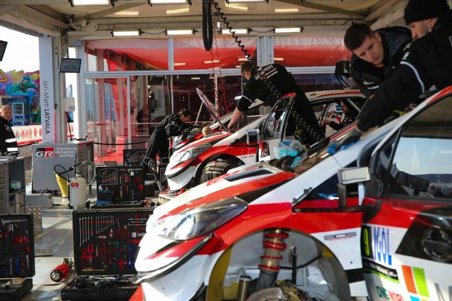 市販車の世界ではハイブリッドの先駆者でもあるトヨタ